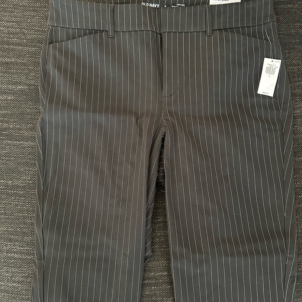 Old Navy Women's Gray Pinstripe Cropped Pants